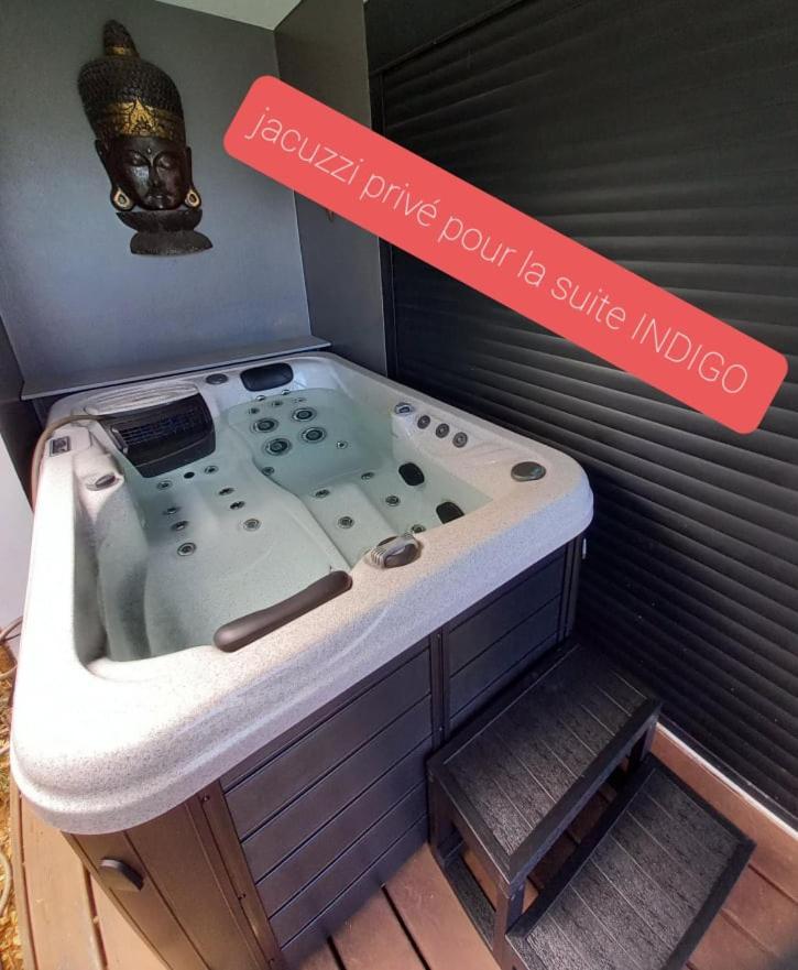 Suite Indigo Jacuzzi Prive Piscine Vue Mer Acces Cuisine Laverie Saint Pierre Eksteriør billede