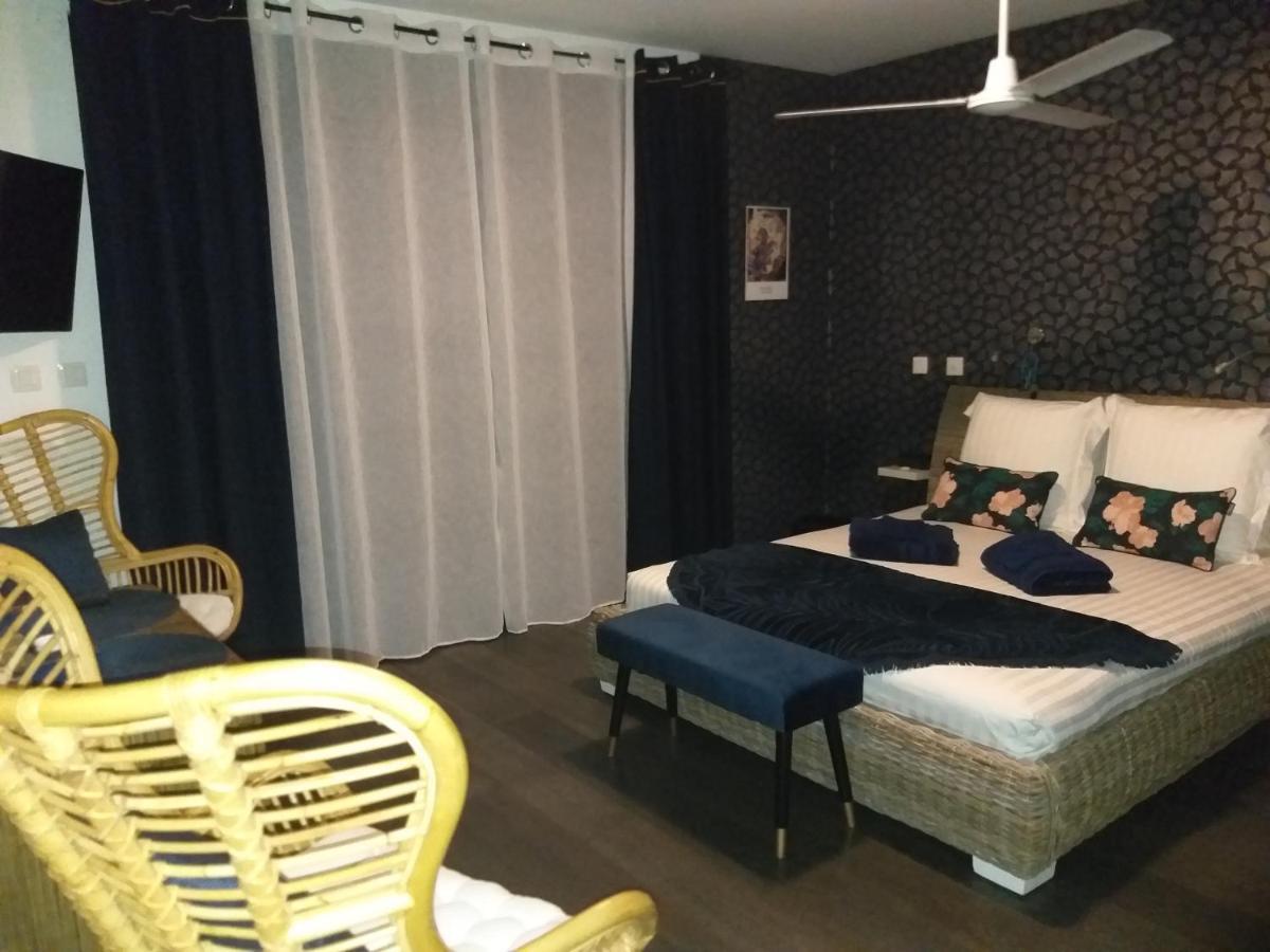 Suite Indigo Jacuzzi Prive Piscine Vue Mer Acces Cuisine Laverie Saint Pierre Eksteriør billede